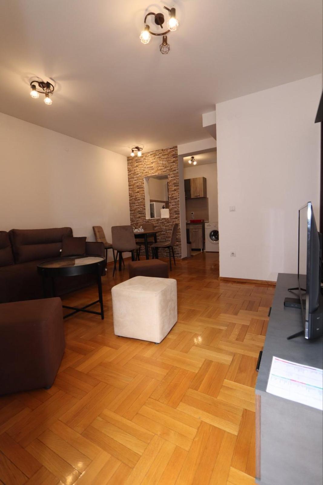 Lux Apartment Rose 2 60M2 Kragujevac Exterior foto